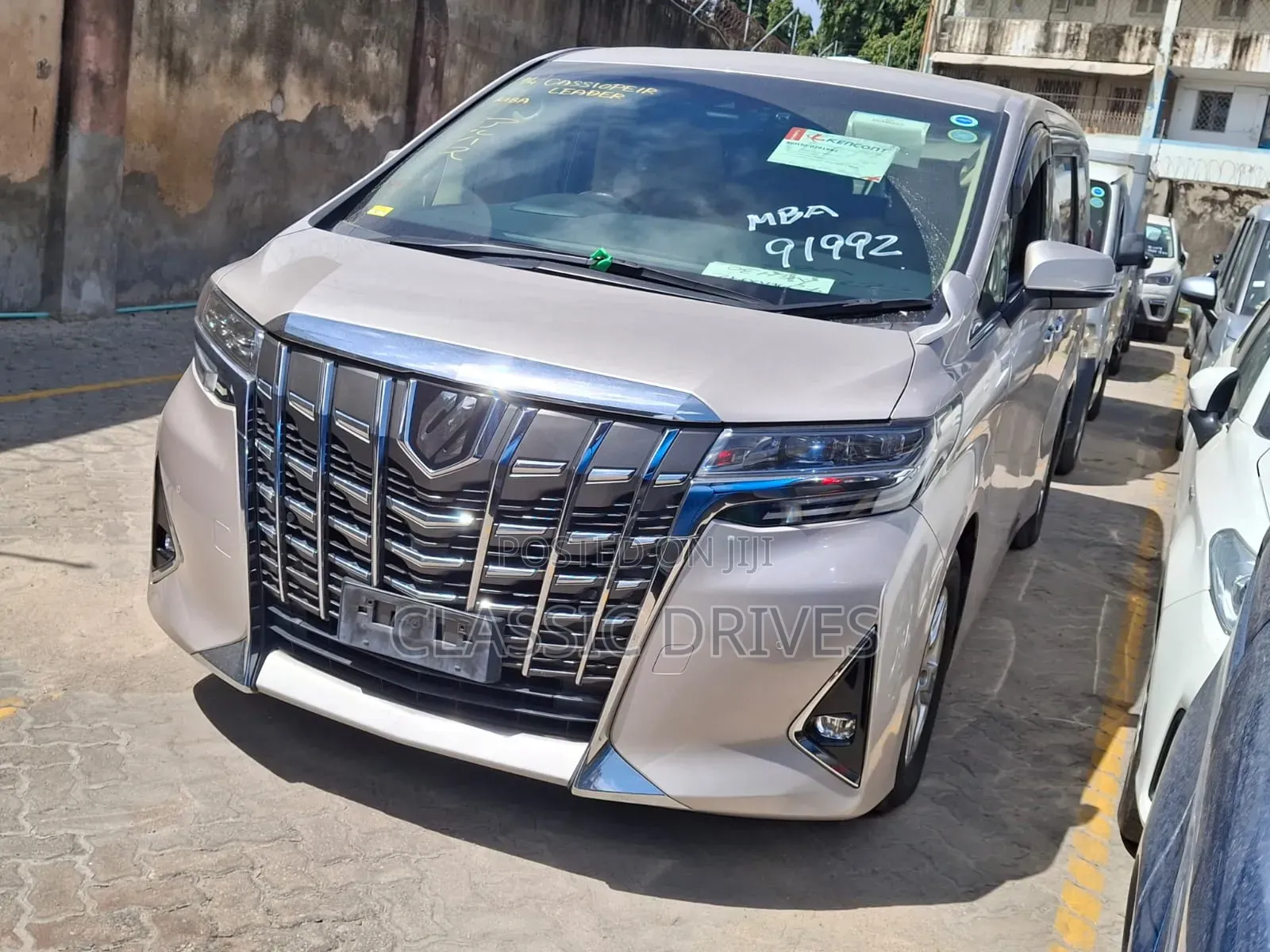 Toyota Alphard 2019 Gold