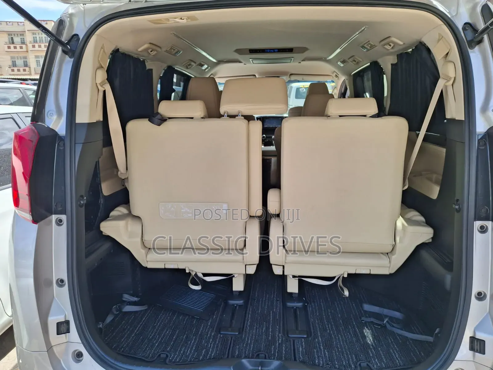 Toyota Alphard 2019 Gold