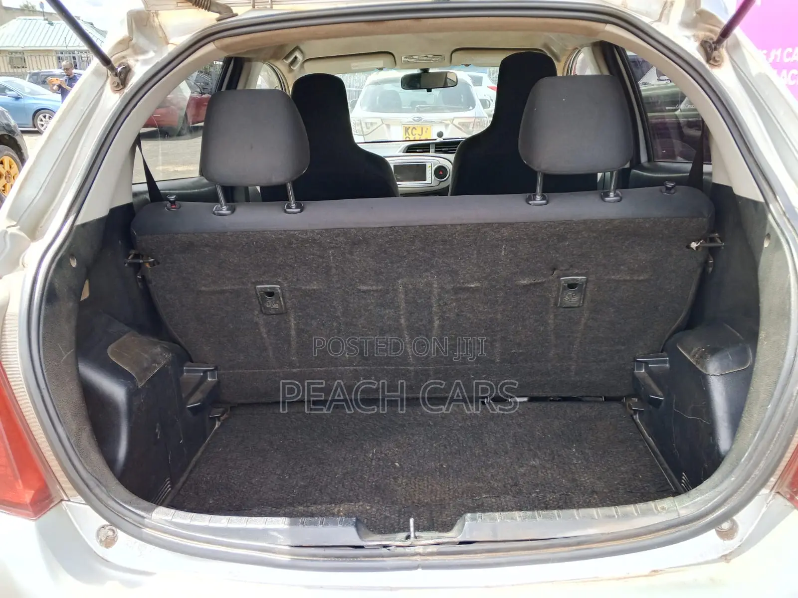 Toyota Vitz 2012 Silver