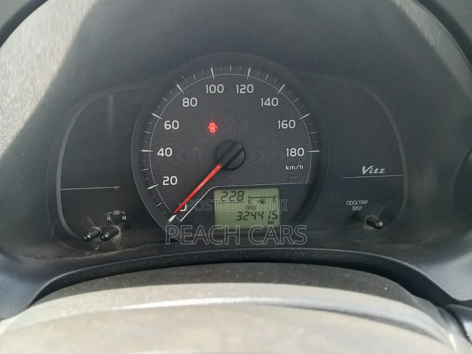 Toyota Vitz 2012 Silver