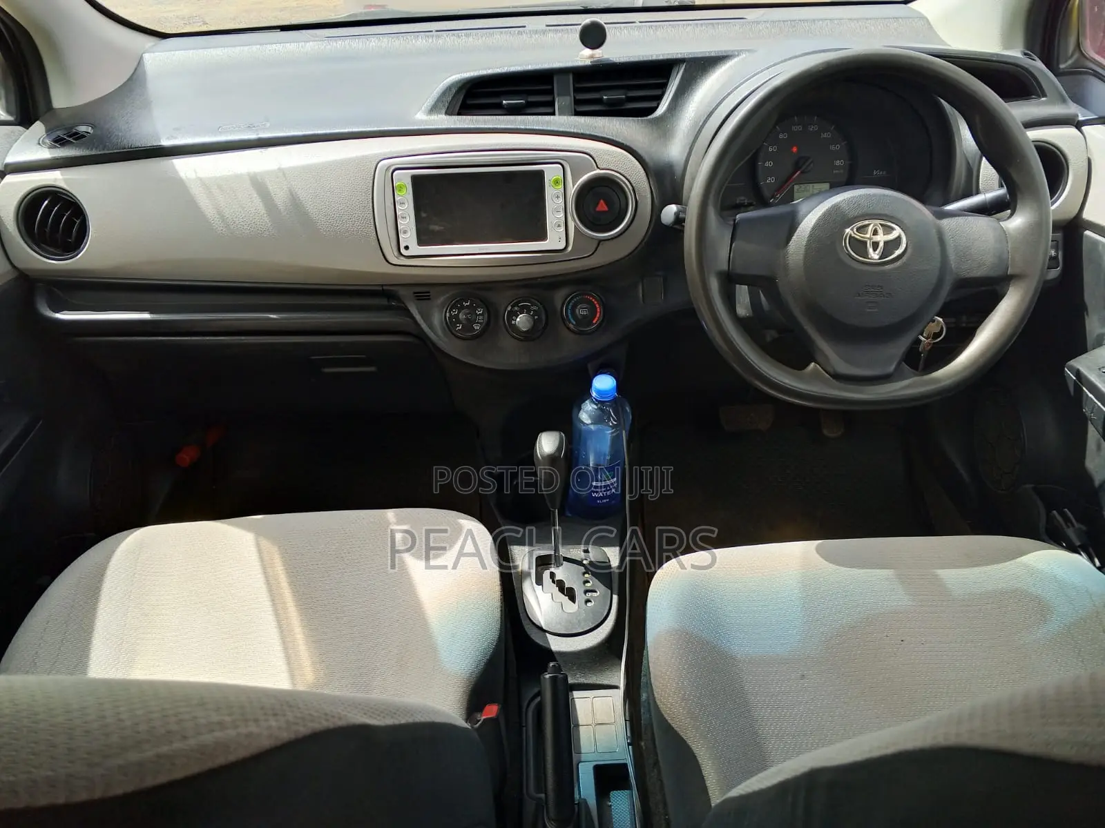 Toyota Vitz 2012 Silver
