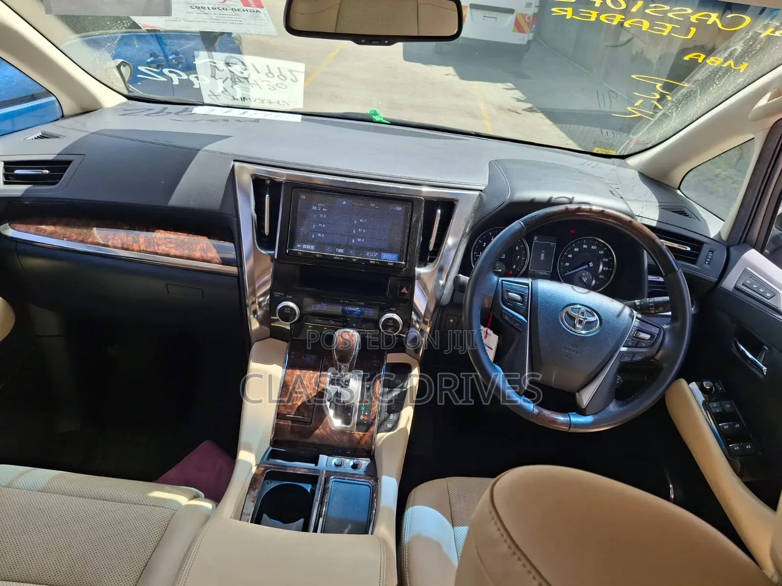 Toyota Alphard 2019 Gold