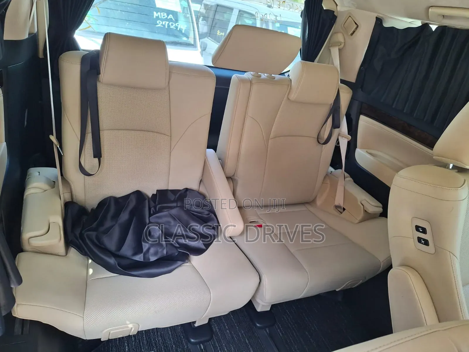 Toyota Alphard 2019 Gold