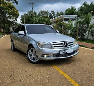 Mercedes-Benz C200 2010 Silver