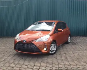 Toyota Vitz 1.5 FWD Hybrid 5dr 2017 Orange