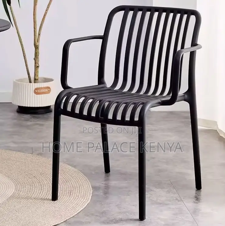 Dining Chair: Outdoor Stackable Pp Plastic Armrest Chair