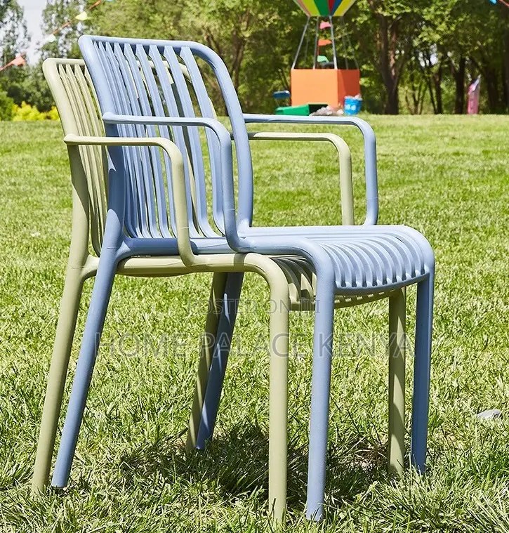 Dining Chair: Outdoor Stackable Pp Plastic Armrest Chair