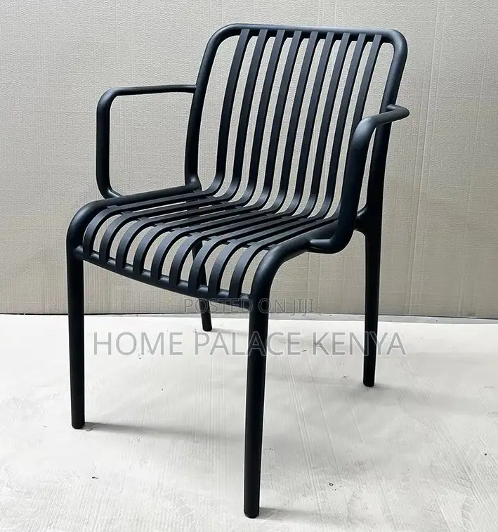 Dining Chair: Outdoor Stackable Pp Plastic Armrest Chair