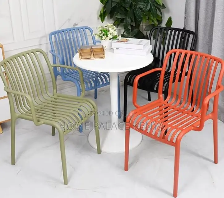 Dining Chair: Outdoor Stackable Pp Plastic Armrest Chair