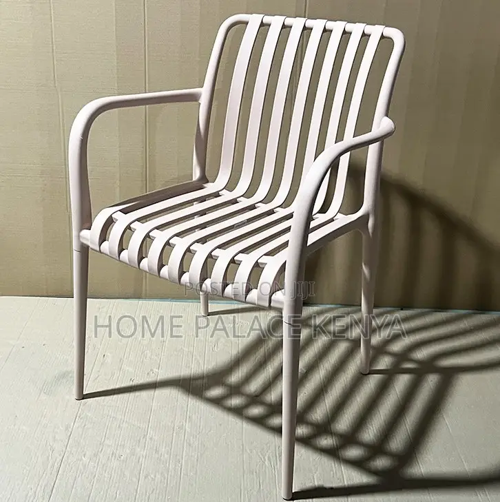 Dining Chair: Outdoor Stackable Pp Plastic Armrest Chair