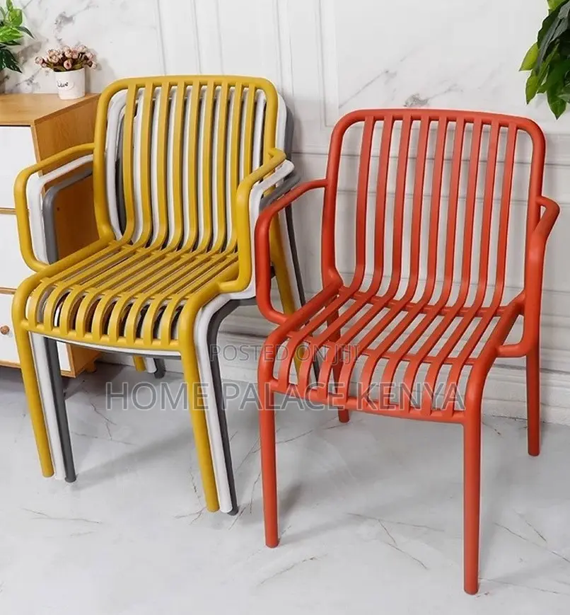 Dining Chair: Outdoor Stackable Pp Plastic Armrest Chair