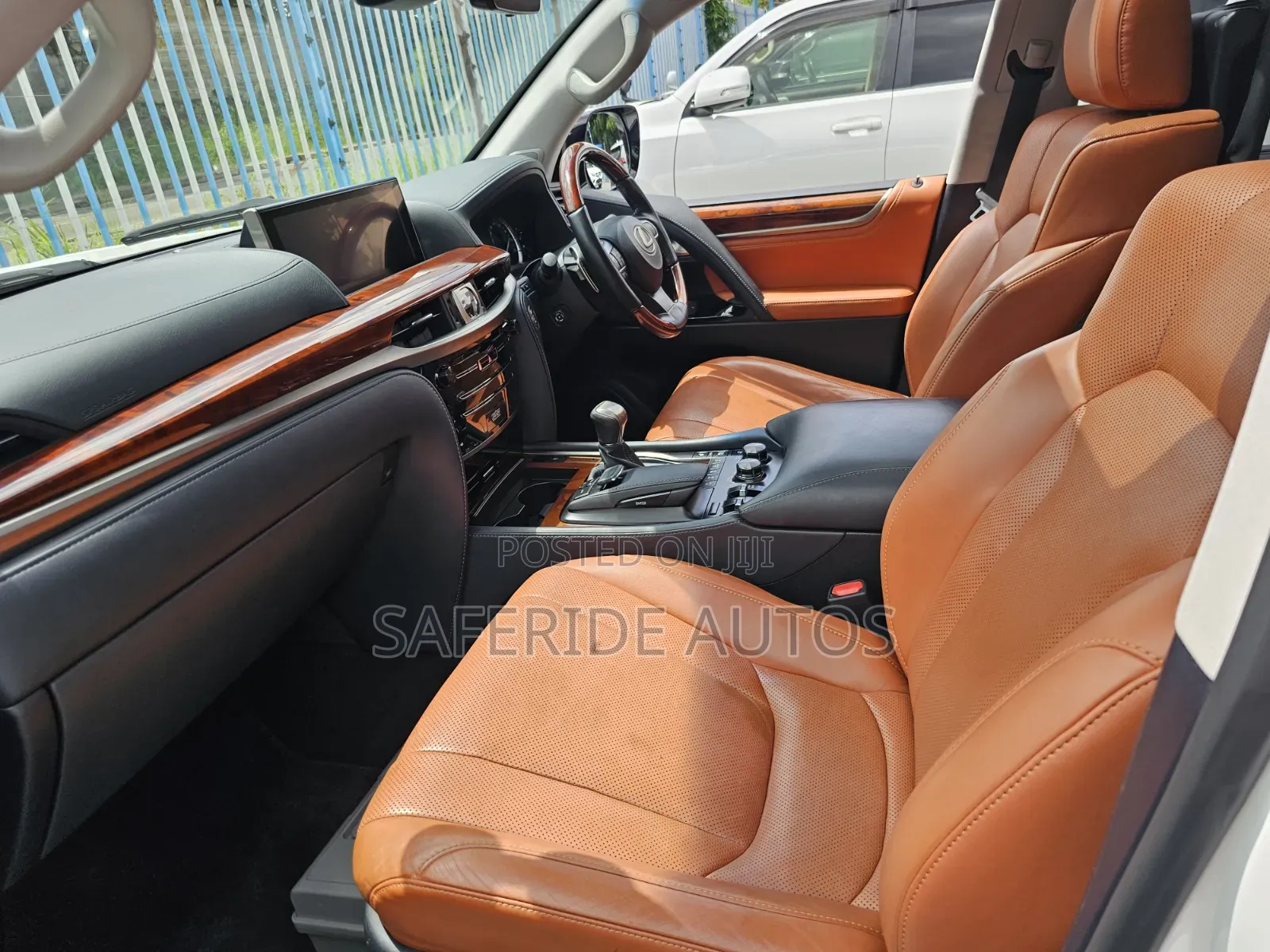 Lexus LX 2019 White