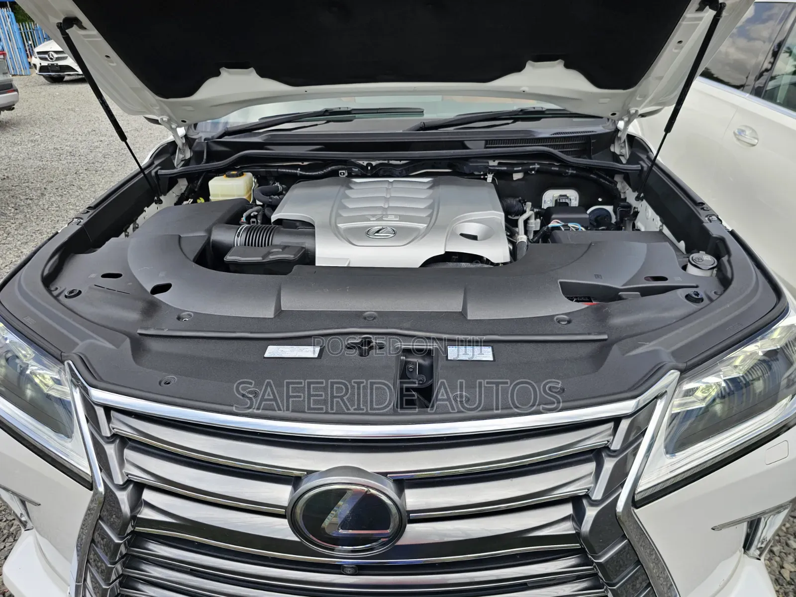 Lexus LX 2019 White