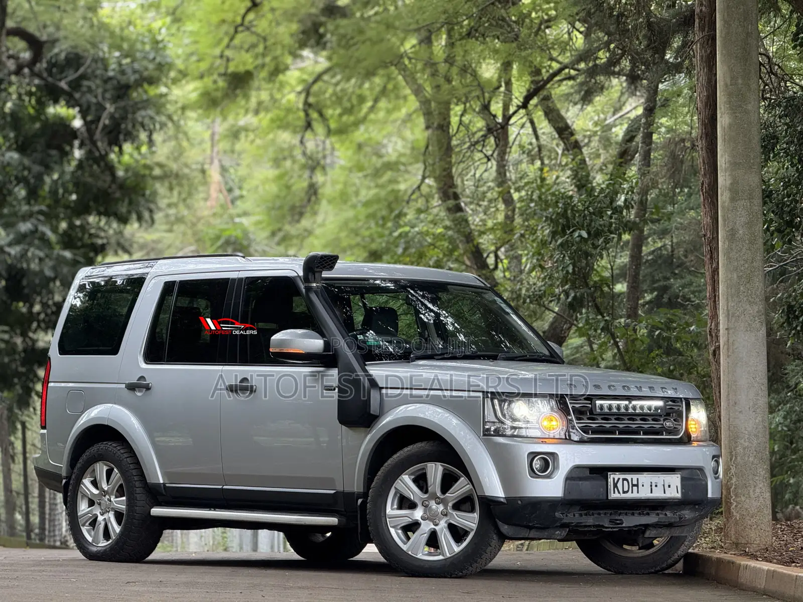 Land Rover Discovery 2015 Silver
