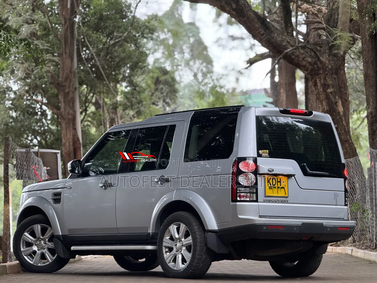 Land Rover Discovery 2015 Silver