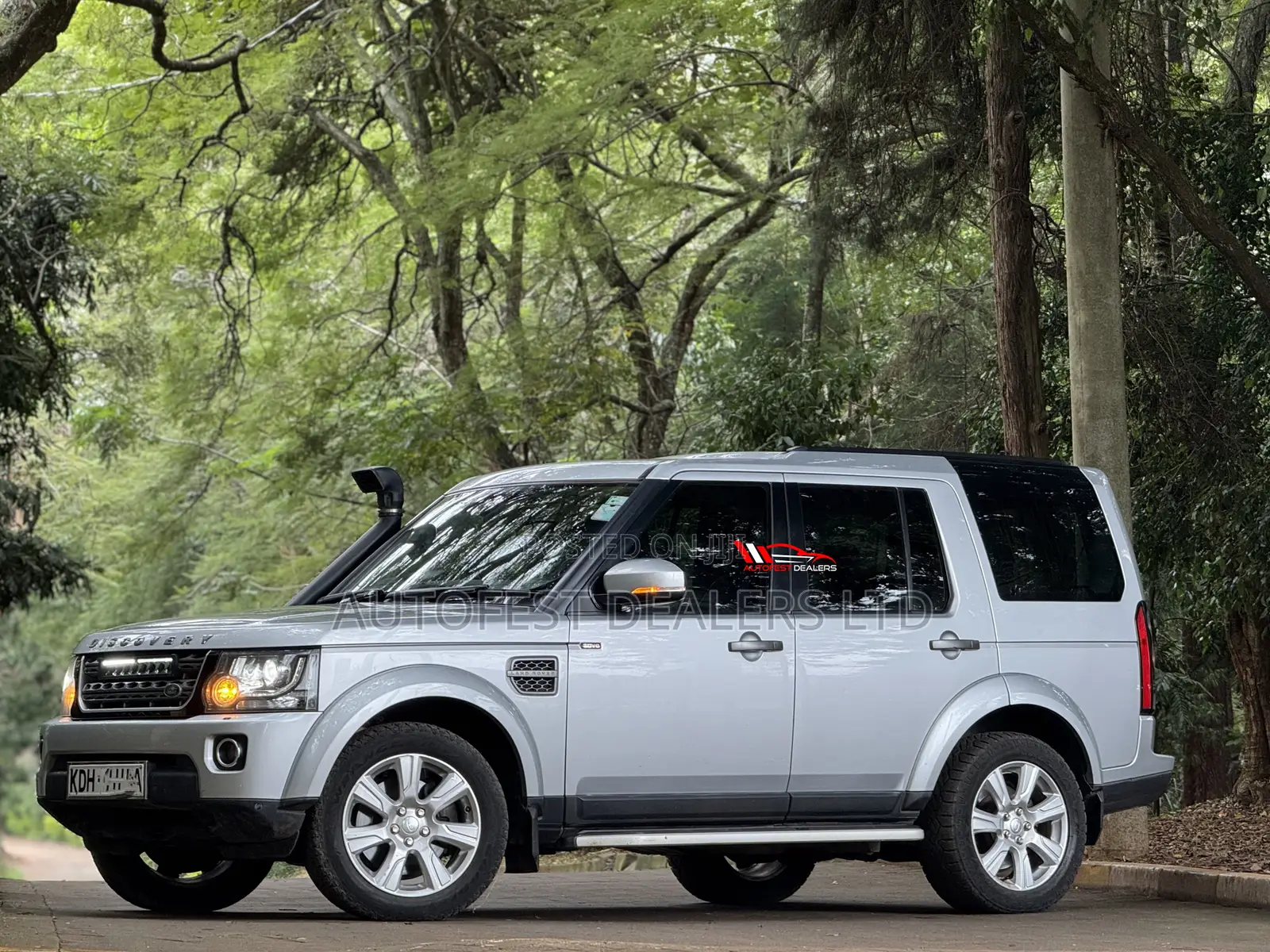 Land Rover Discovery 2015 Silver