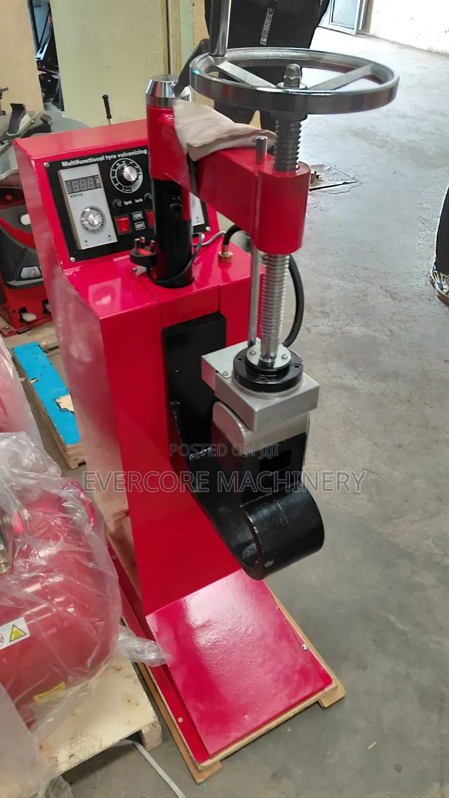 Heavy Duty Tyre Vulcanizing Machine With Automatic Display