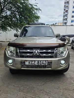 Mitsubishi Pajero 2015 Gold