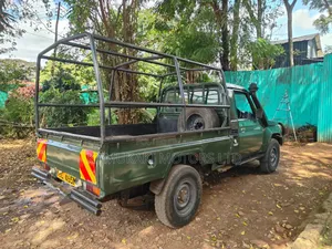 Toyota Land Cruiser 2010 Green