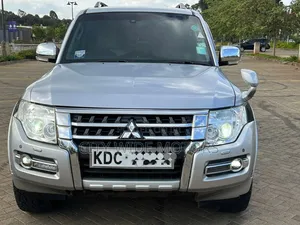 Mitsubishi Pajero V80 3.2 DI-D 2015 Silver