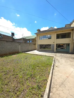 5bdrm Maisonette in South B for rent