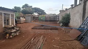 Plot for Sale 40 by 80fts Marurui
