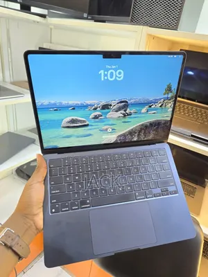 Laptop Apple MacBook Air 2022 M2 8GB Apple M2 SSD 256GB