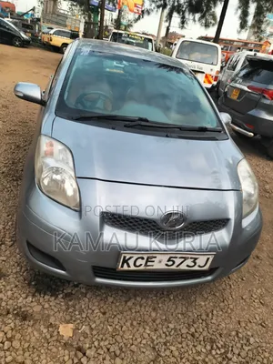 Toyota Vitz 2008 Silver