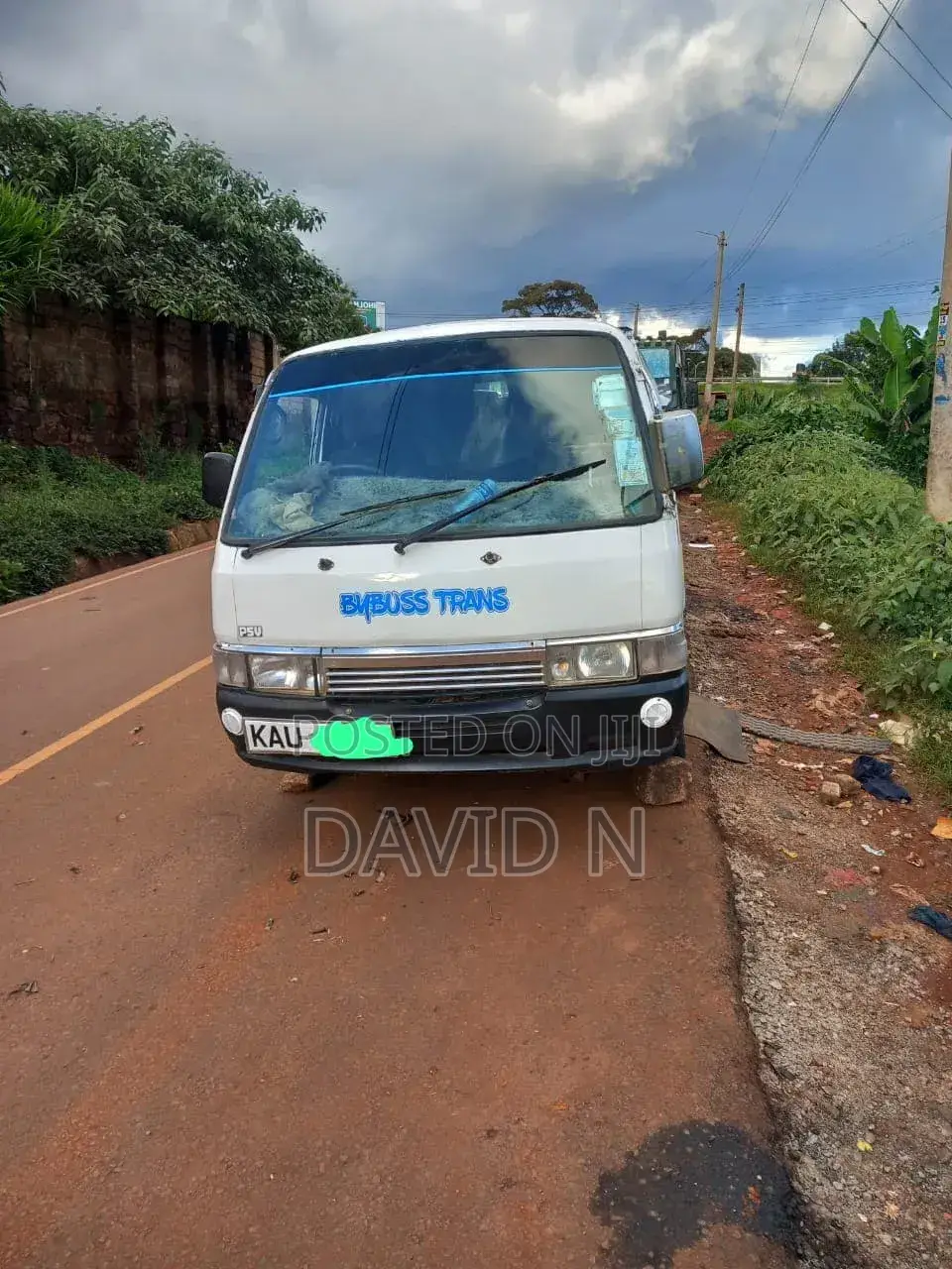 Toyota HiAce 2000 White