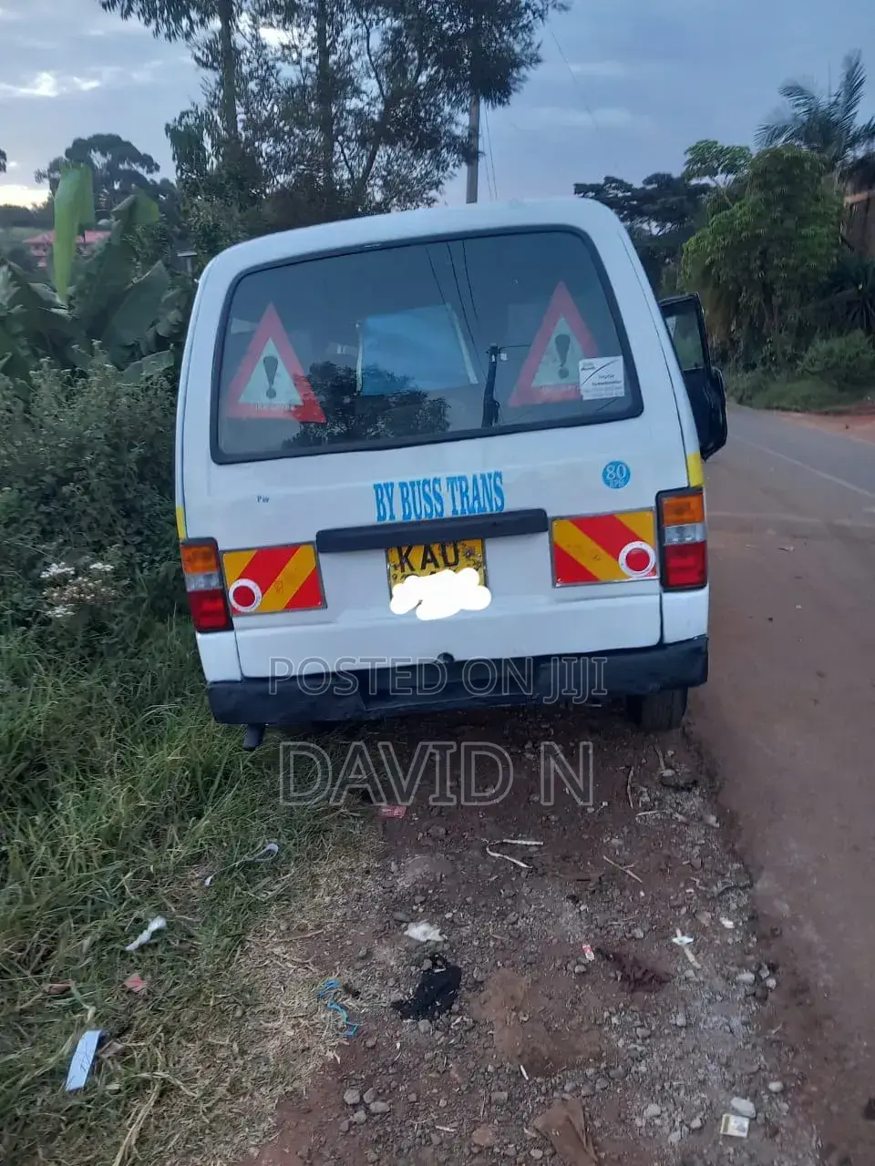 Toyota HiAce 2000 White
