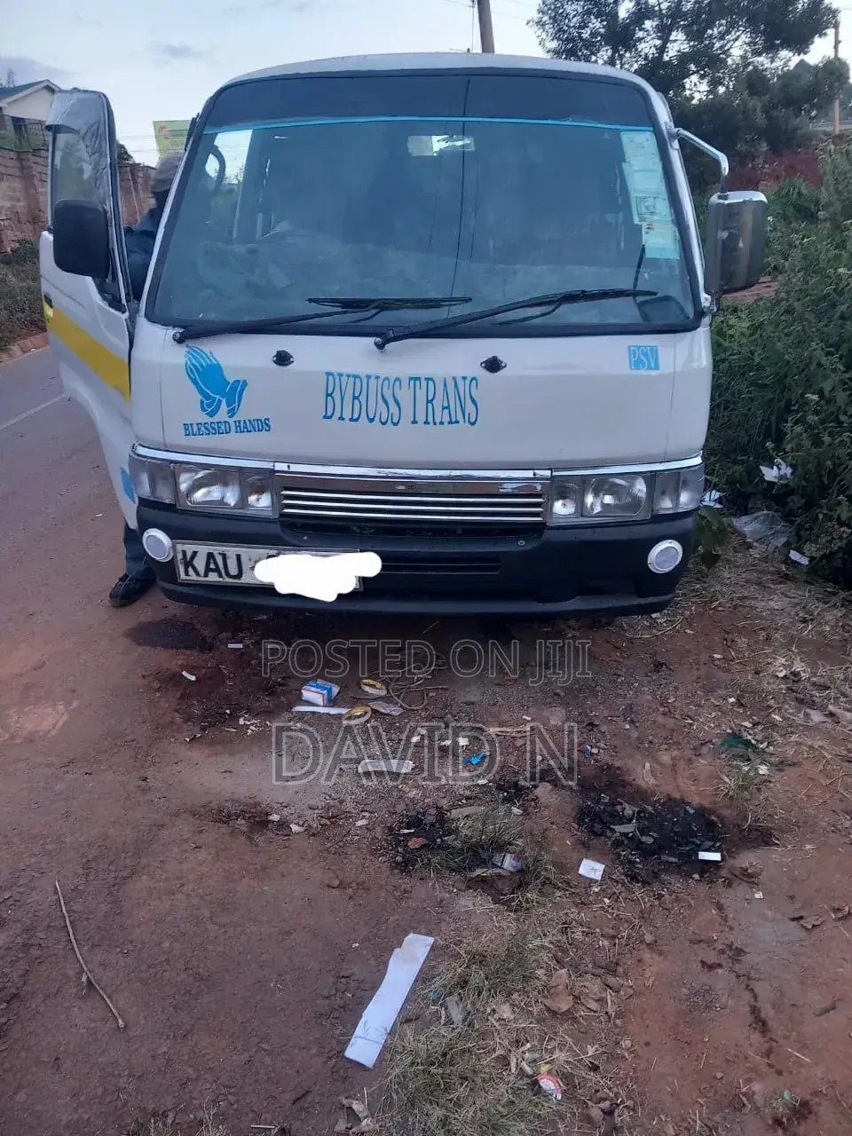 Toyota HiAce 2000 White