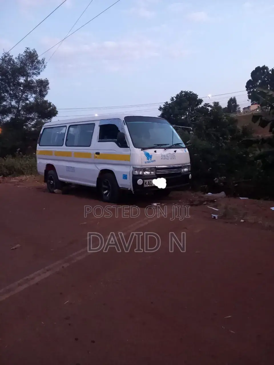 Toyota HiAce 2000 White