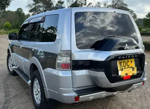 Mitsubishi Pajero 2015 Silver