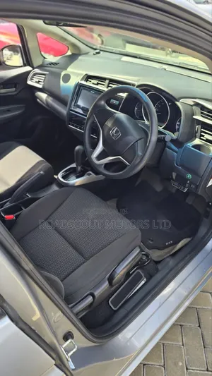Honda Fit 2019 Silver