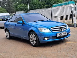 Mercedes-Benz C200 2011 Blue