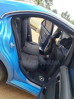 Mercedes-Benz C200 2011 Blue