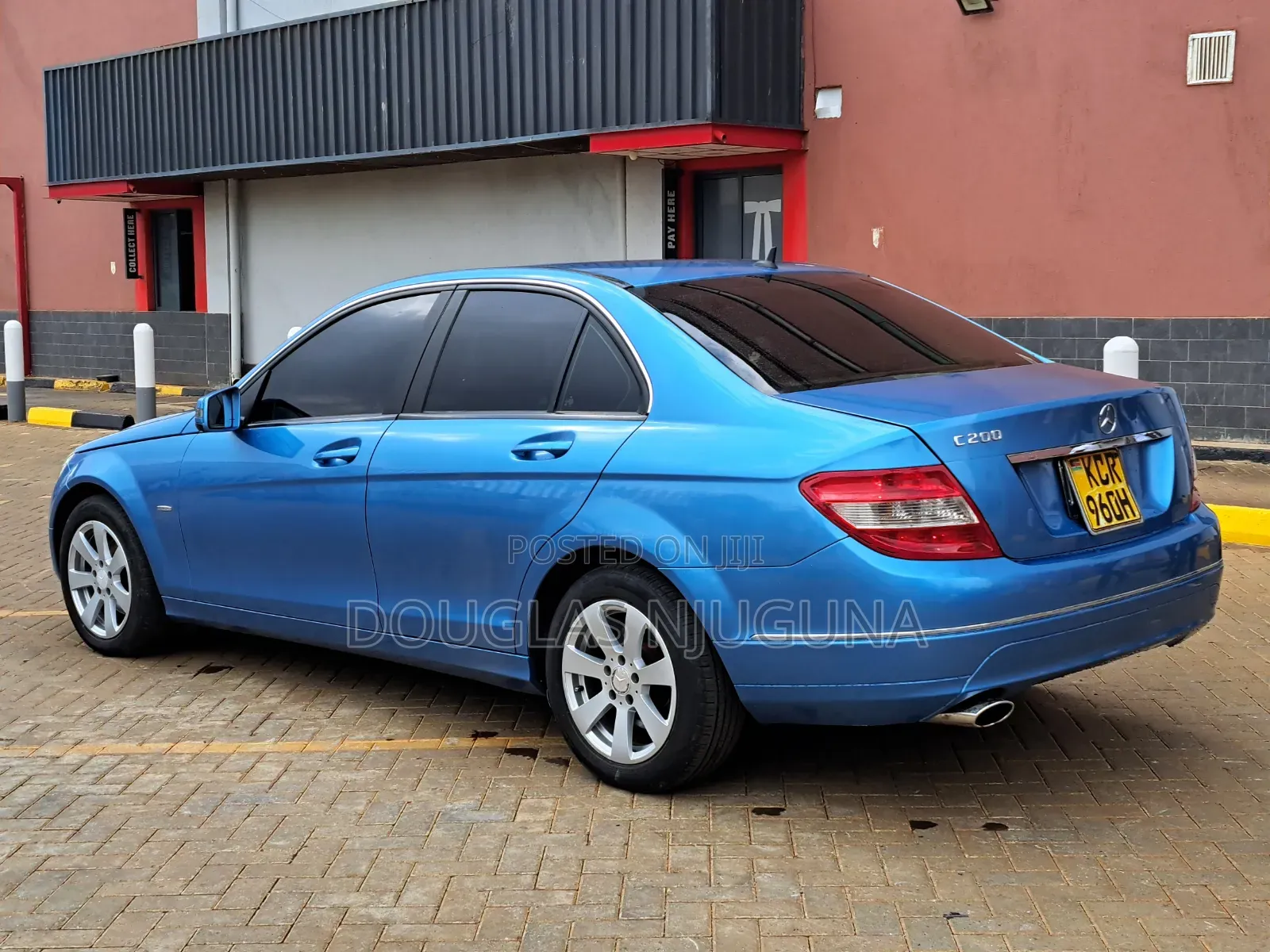 Mercedes-Benz C200 2011 Blue