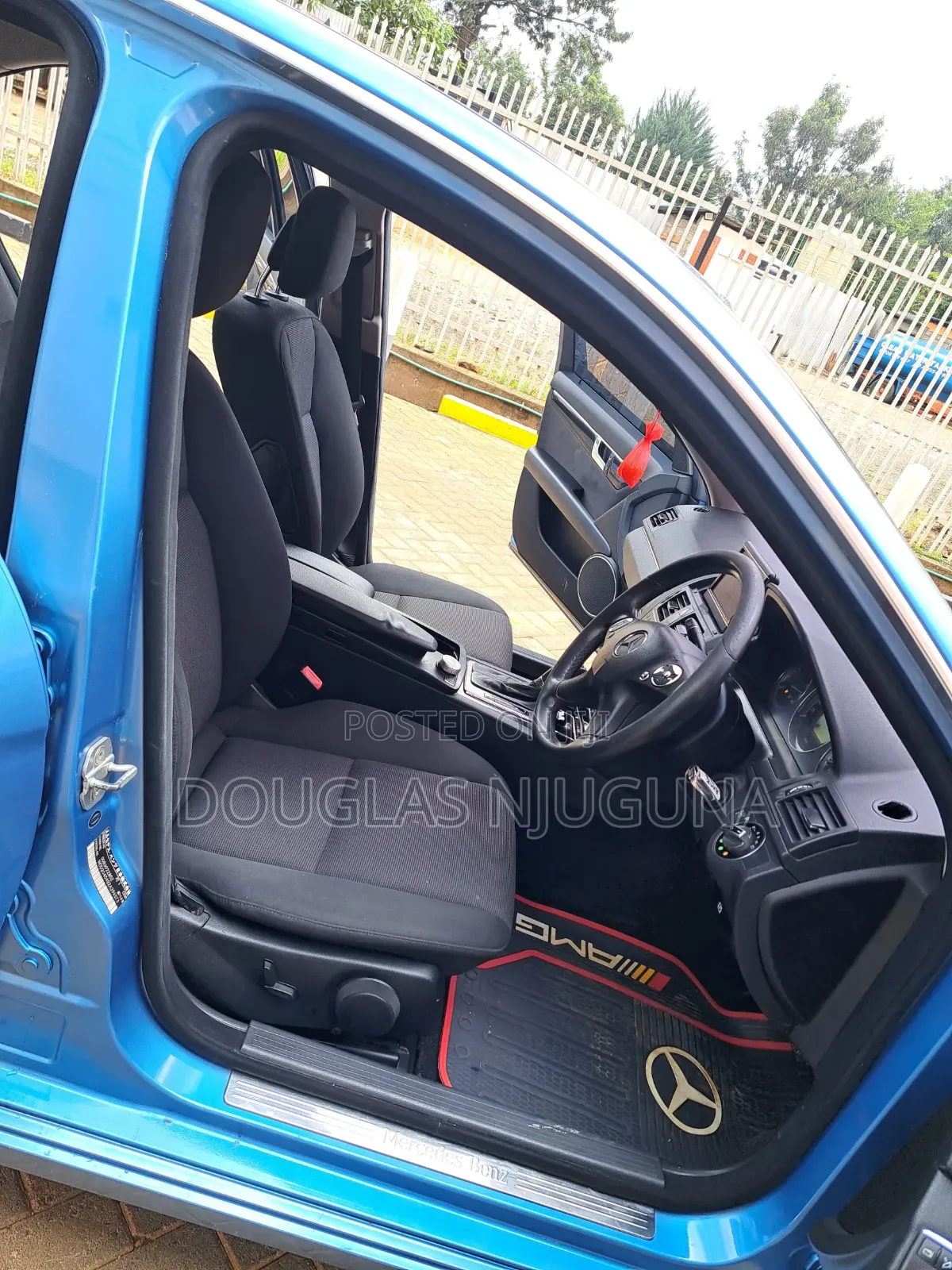 Mercedes-Benz C200 2011 Blue