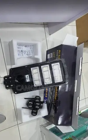 Triple Lens 4g Solar CCTV Streetlight V380 Pro Outdoor Security Camera