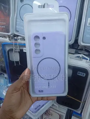 Purple Silicone Magsafe Case for a Samsung Galaxy S22
