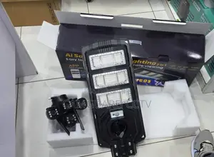 450w Outdoor 4g Solar CCTV Street Light With Triple Lens Hd Camera
