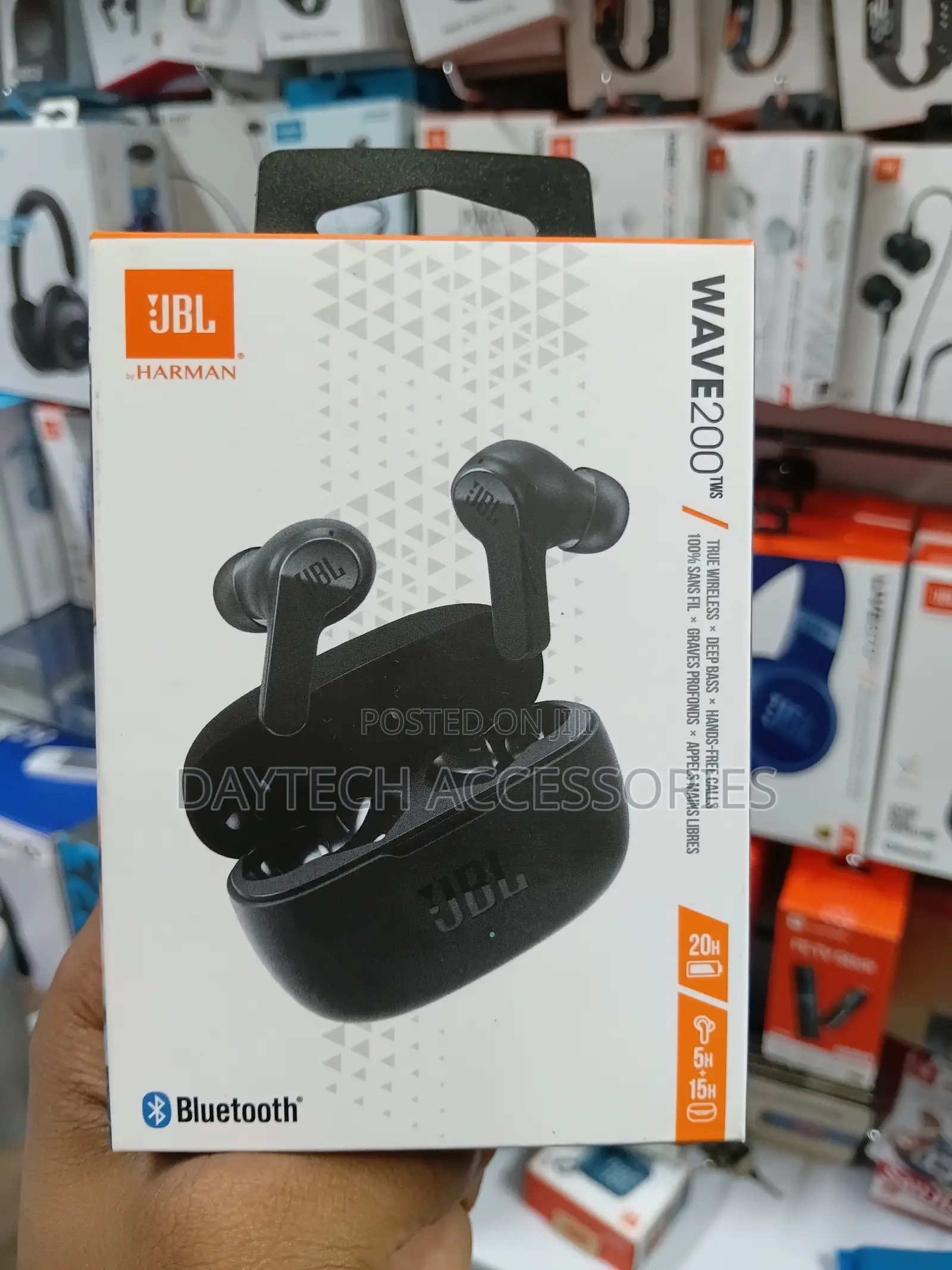 This Is a JBL Wave 200tws True Wireless Earbud Set in Black.