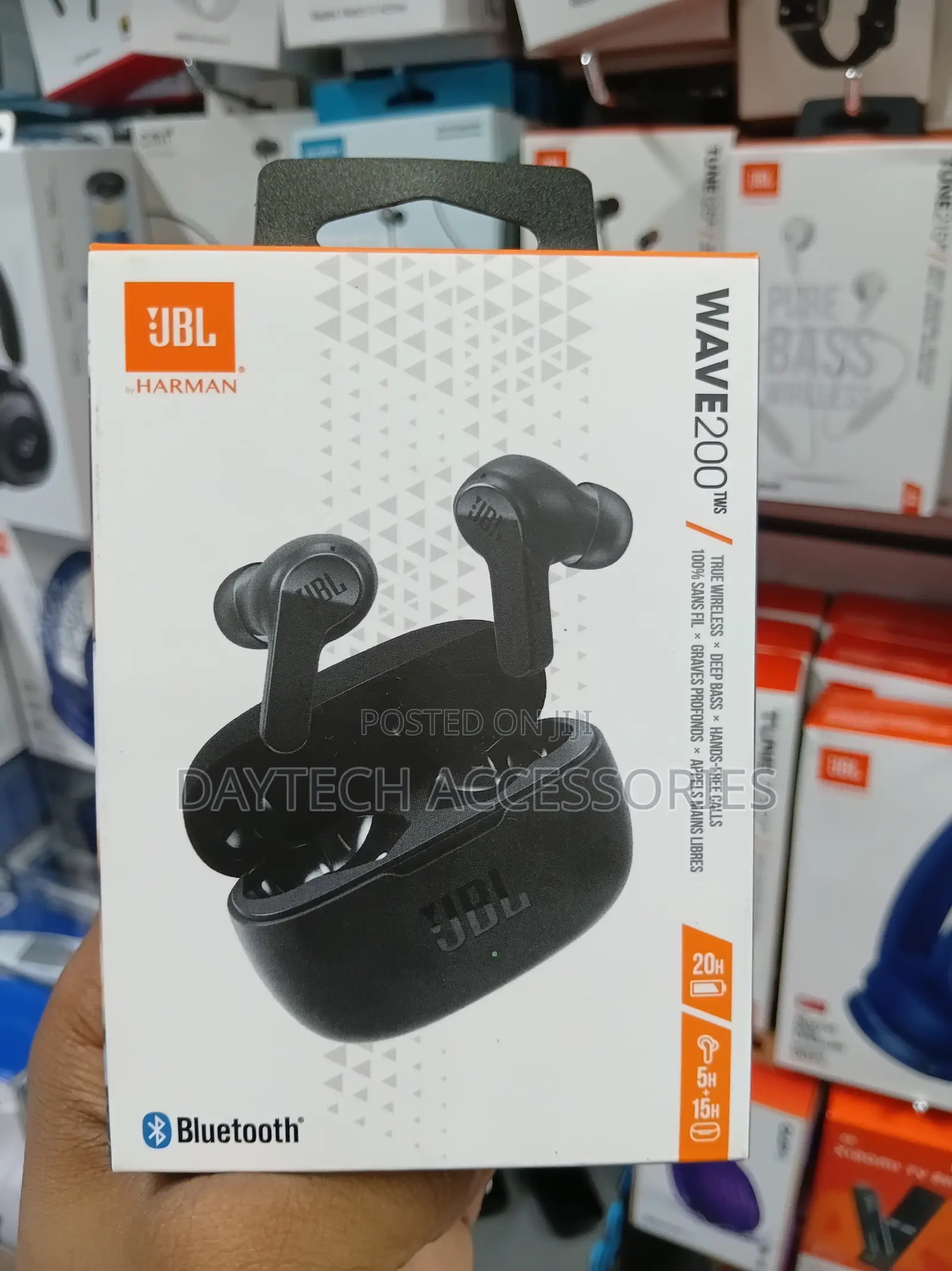 This Is a JBL Wave 200tws True Wireless Earbud Set in Black.