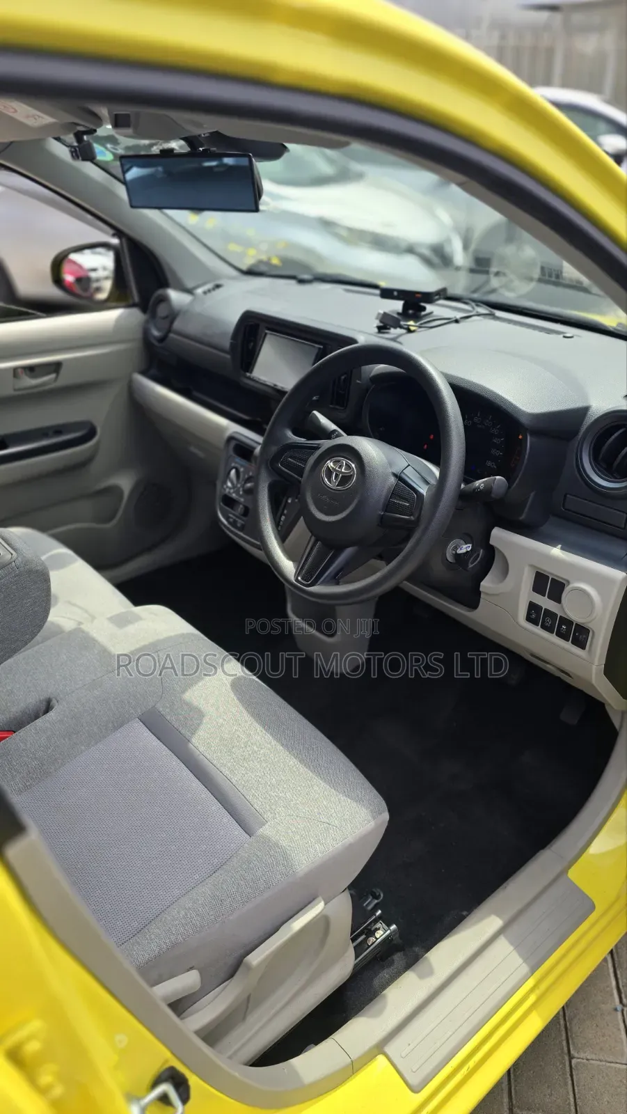 Toyota Passo 2018 Yellow