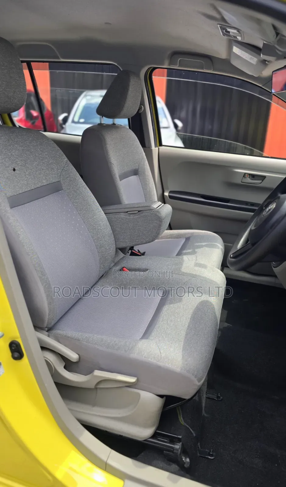 Toyota Passo 2018 Yellow
