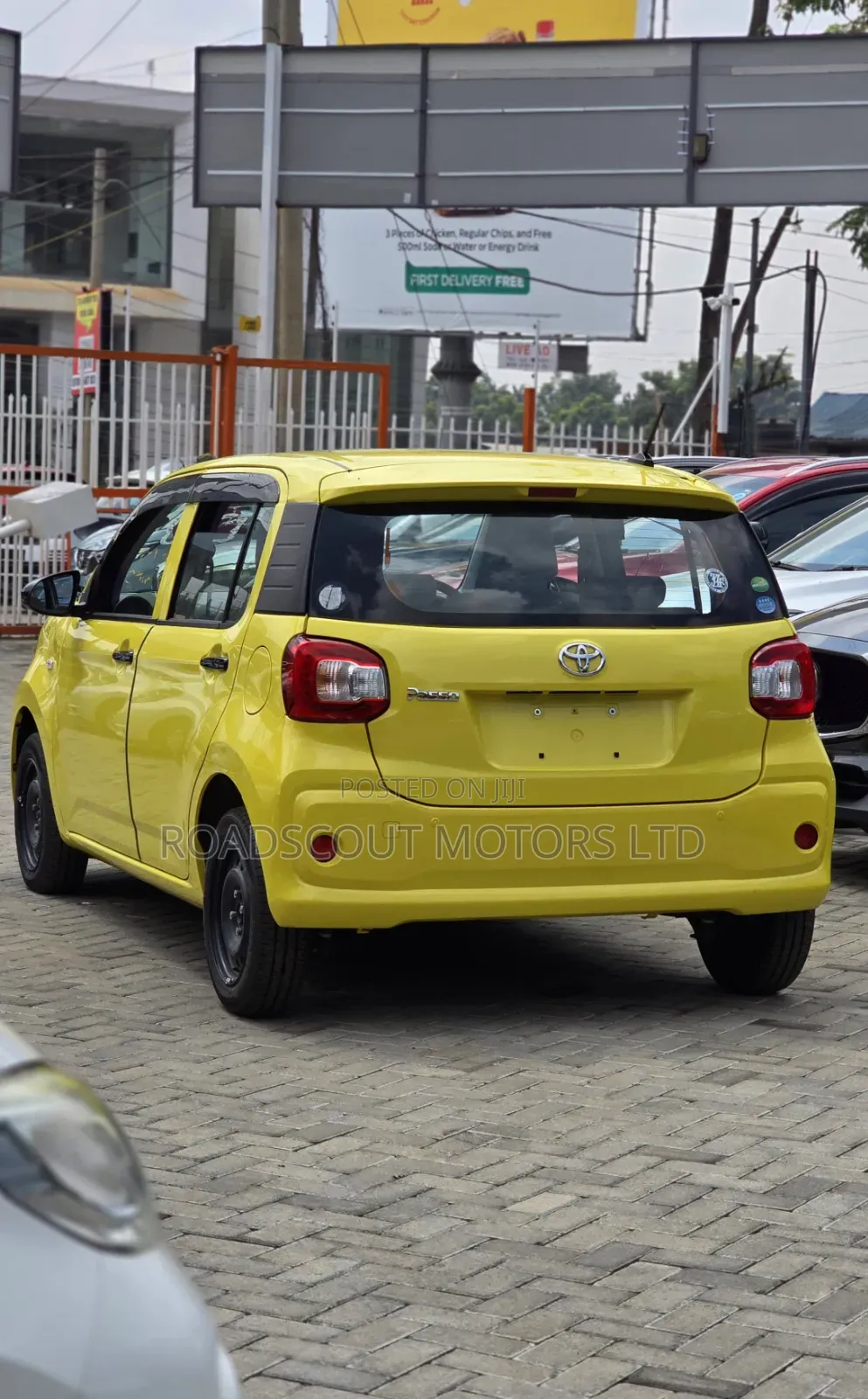 Toyota Passo 2018 Yellow