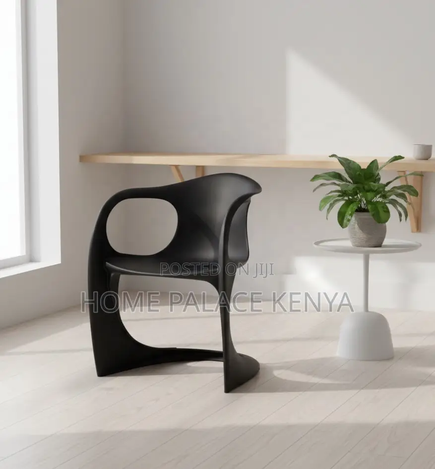 Plastic Chair: Designer Plastic Café Dining Chair