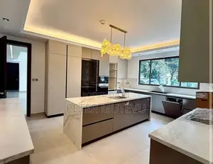 5bdrm House in Hardy for sale