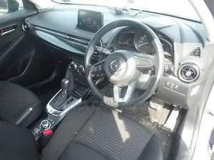 Mazda 2 2019 Silver