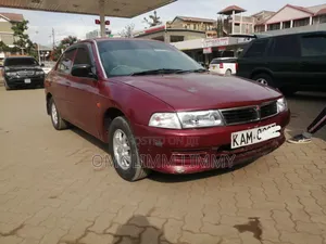 Mitsubishi Lancer 2000 Red